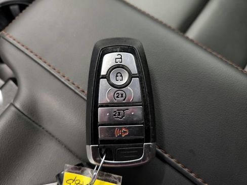 Used 2025 Ford Expedition Active AWD/4WD image 31