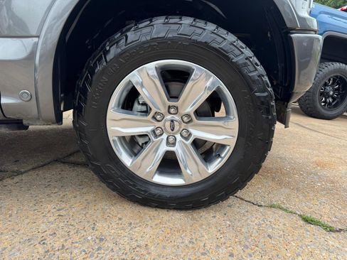 Used 2018 Ford F150 Platinum w/ Equipment Group 701A Luxury AWD/4WD image 17