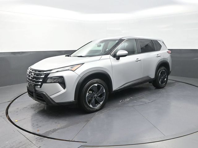 Used 2024 Nissan Rogue SV AWD/4WD image 3