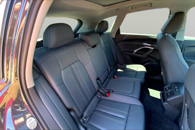 Certified 2025 Audi Q5 Premium w/ Convenience Package AWD/4WD image 19