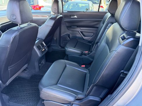 Used 2021 Volkswagen Atlas SE w/ Panoramic Sunroof Package FWD image 34