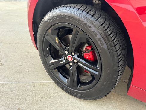 Used 2017 Jaguar F-PACE S image 10