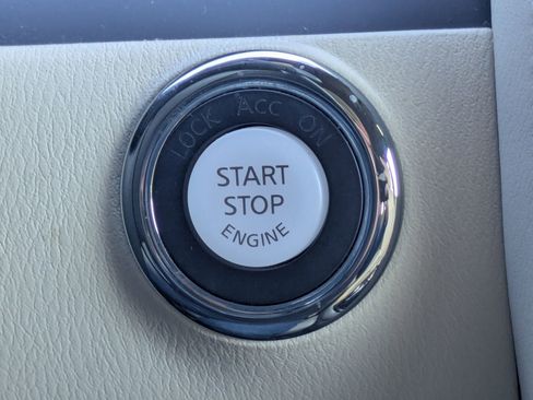 Used 2023 INFINITI QX80 Sensory w/ Cargo Package image 17