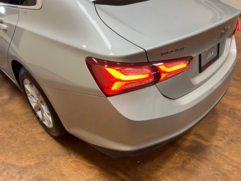 Used 2020 Chevrolet Malibu LT image 39
