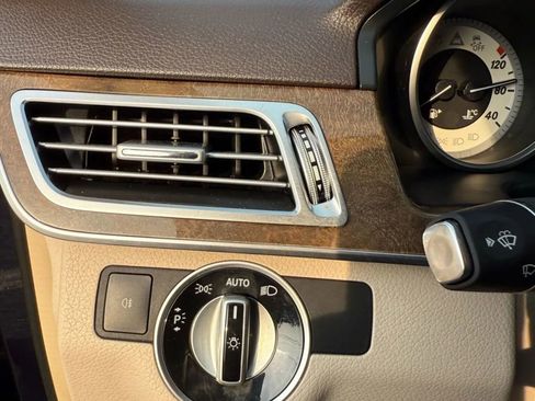 Used 2016 Mercedes-Benz E 350 4MATIC Sedan image 14
