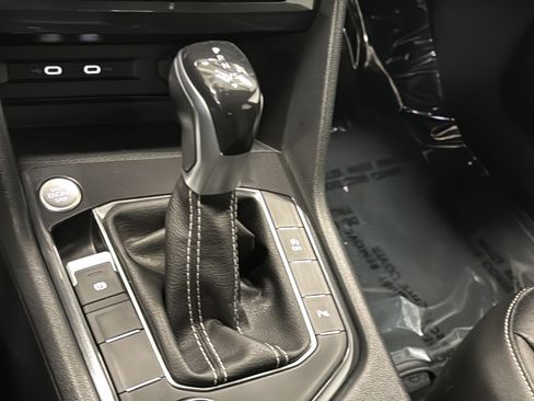 Used 2022 Volkswagen Tiguan SE R-Line AWD/4WD image 19