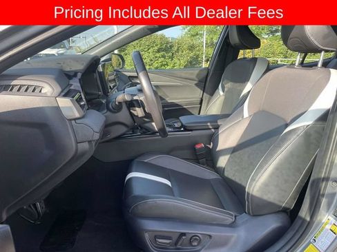 Used 2025 Toyota Camry SE FWD image 20