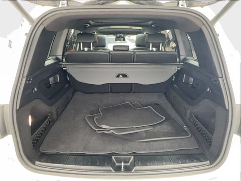 Used 2025 Mercedes-Benz GLB 250 4MATIC image 16