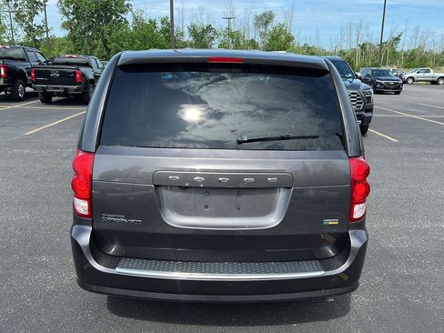 Used 2019 Dodge Grand Caravan SE FWD image 6