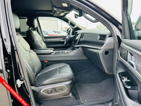 Used 2023 Jeep Wagoneer Series II w/ Convenience Group I image 40