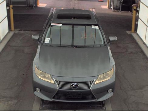 Used 2013 Lexus ES 350 3.5L V6 4DR SEDAN w/ Luxury Pkg image 2