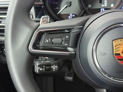 New 2026 Porsche Macan image 19