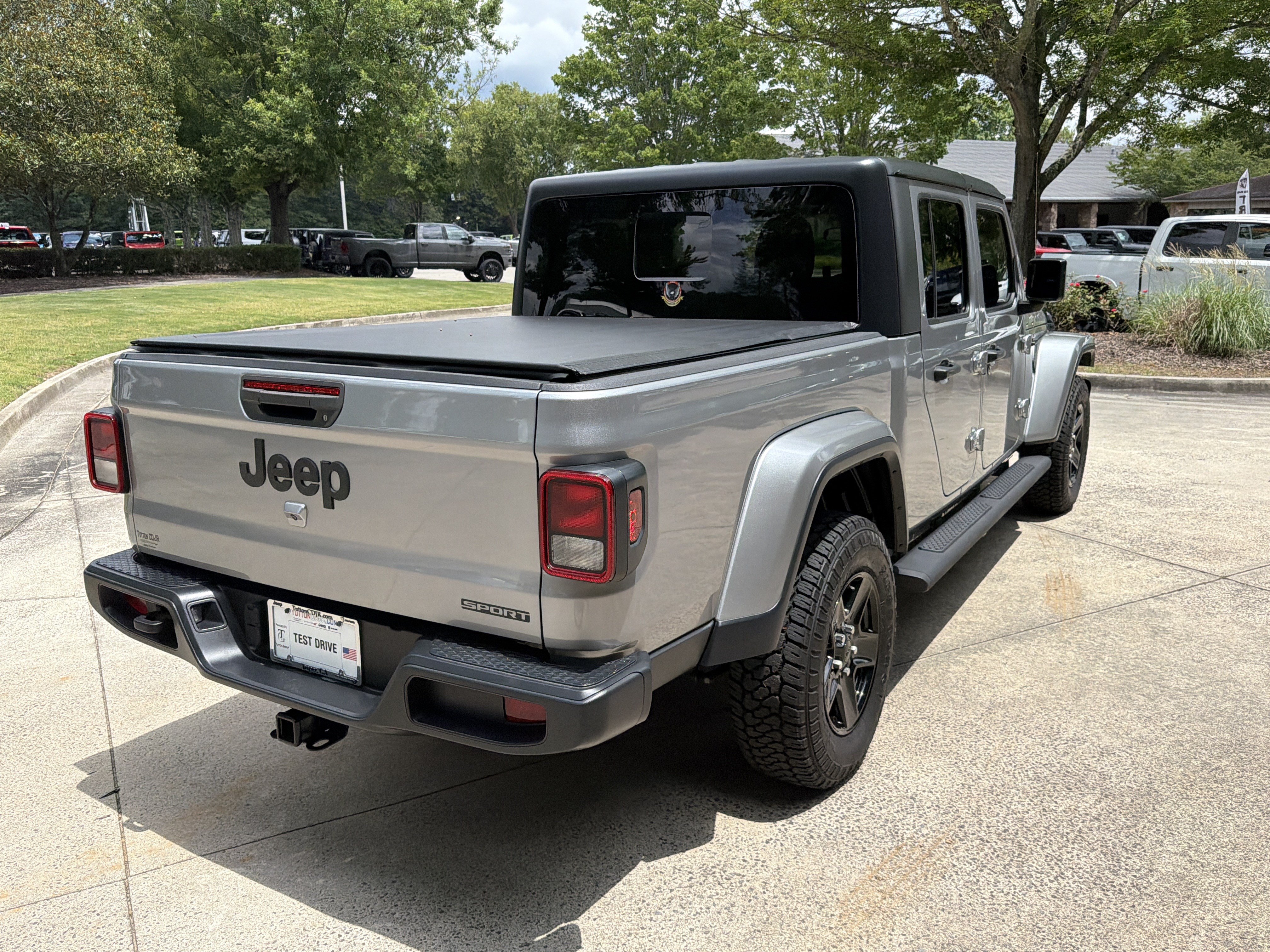Used 2021 Jeep Gladiator Sport AWD/4WD image 7
