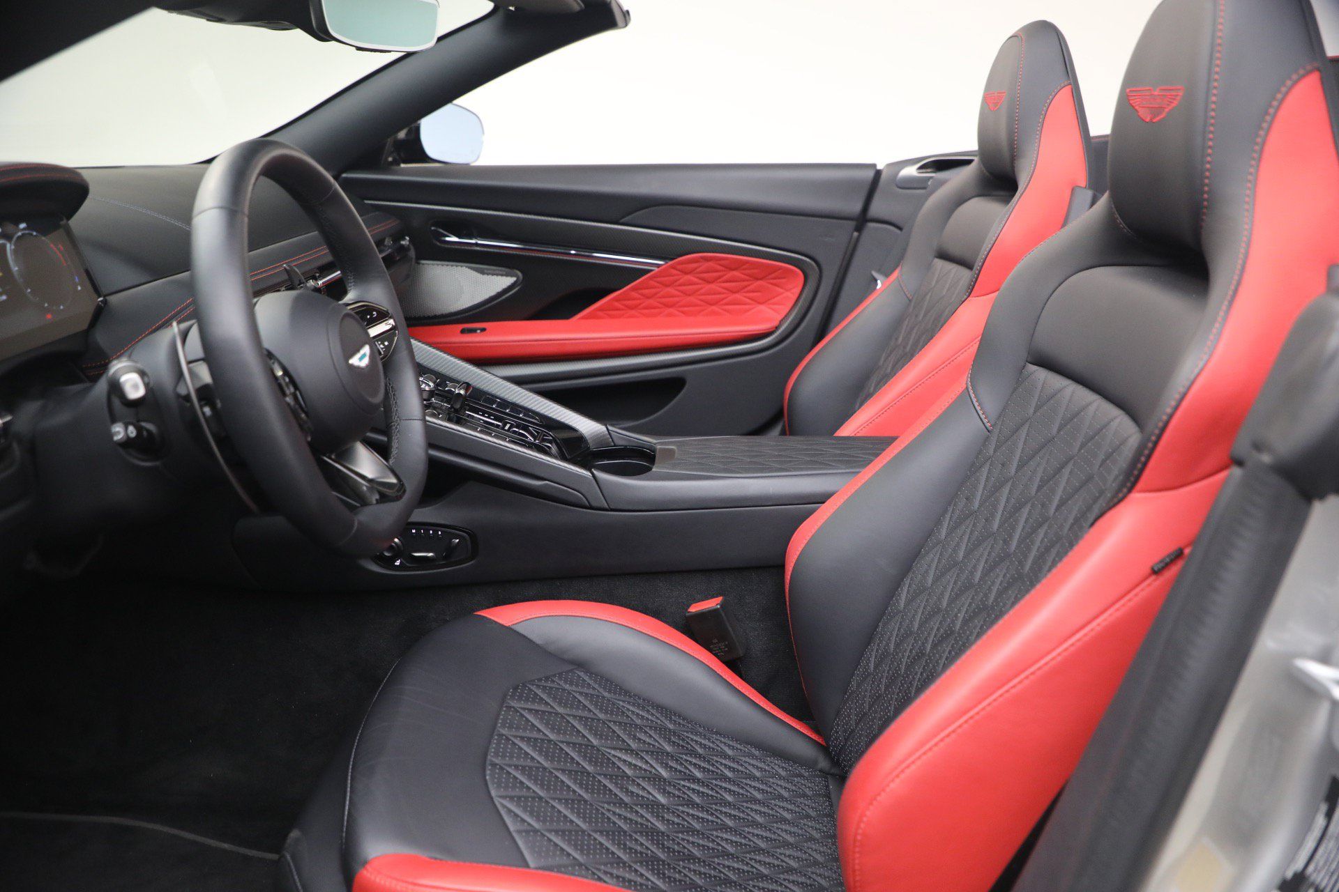 Used 2024 Aston Martin DB12 Convertible RWD image 27