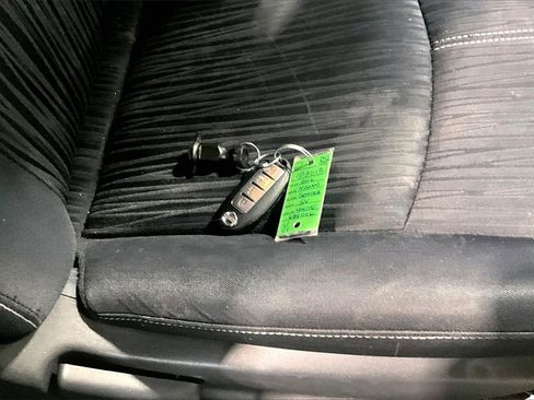 Used 2016 Nissan Sentra SV image 11