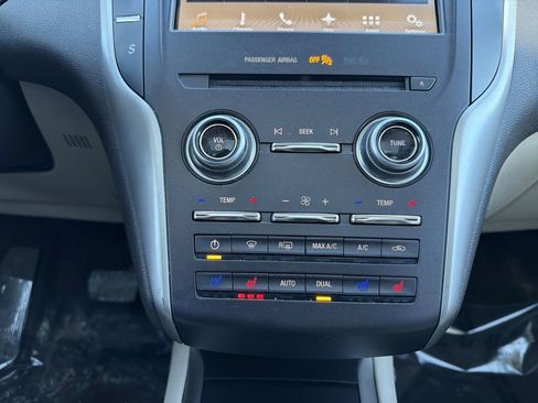 Used 2017 Lincoln MKC Reserve w/ Lincoln MKC Climate Package image 26