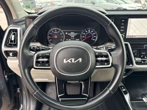 Used 2023 Kia Sorento EX w/ Panoramic Sunroof Package FWD image 22