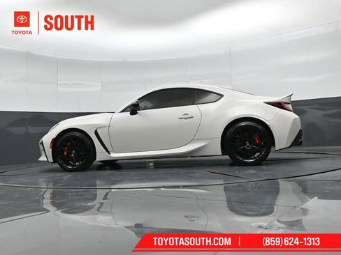 Used 2025 Toyota GR86 Premium w/ Performance Package RWD image 36