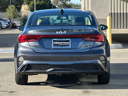 Used 2023 Kia Forte LXS w/ LXS Technology Package image 5