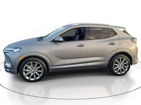 Used 2024 Buick Encore GX Avenir image 3