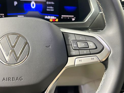 Used 2022 Volkswagen Tiguan SE FWD image 19