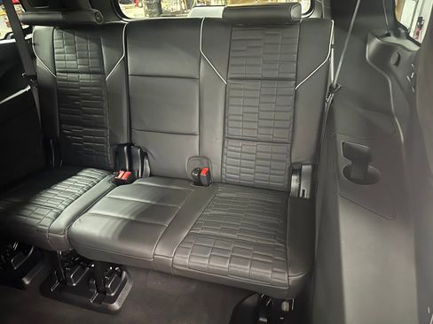 Used 2025 Cadillac Escalade V image 19