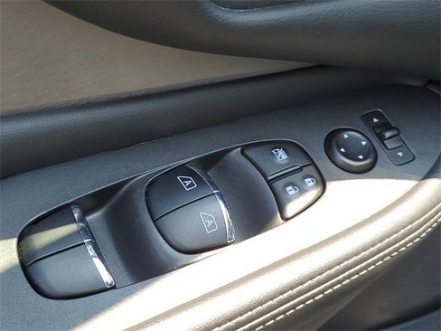 Used 2023 Nissan Murano SL image 18