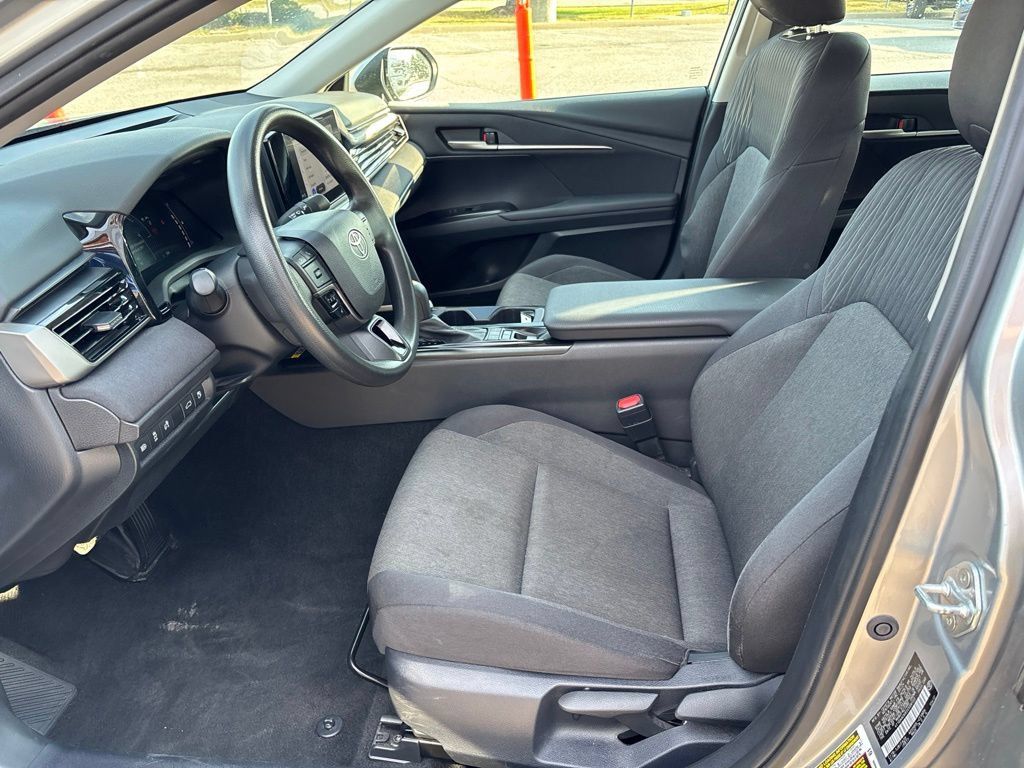 Used 2025 Toyota Camry LE FWD image 35