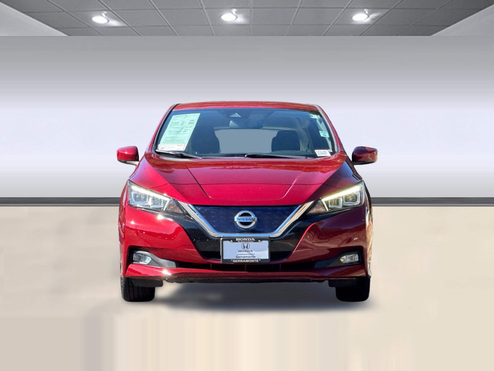 Used 2018 Nissan Leaf SV w/ SV Technology Package FWD image 5