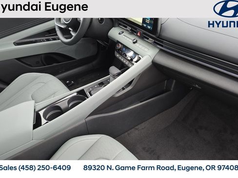 New 2025 Hyundai Elantra Limited image 17