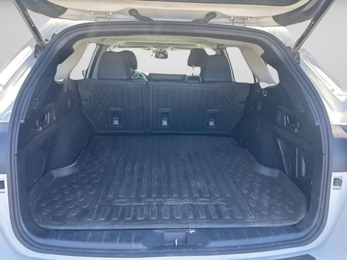 Used 2023 Subaru Outback Touring AWD/4WD image 14