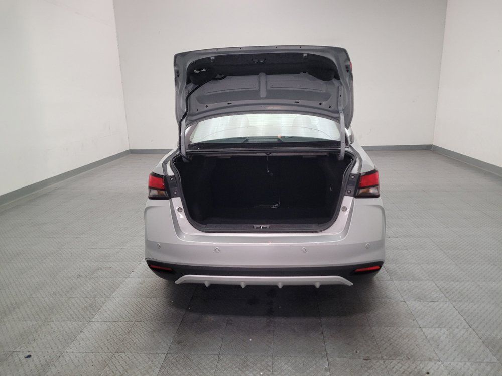 Used 2023 Nissan Versa SV FWD image 29