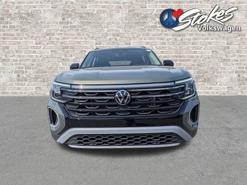 Certified 2025 Volkswagen Atlas Peak Edition SE AWD/4WD image 9