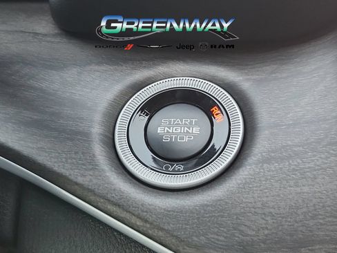 Used 2025 Jeep Grand Cherokee Limited RWD image 30