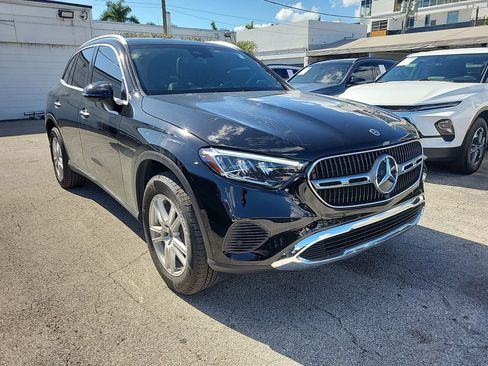 Used 2025 Mercedes-Benz GLC 300 image 6