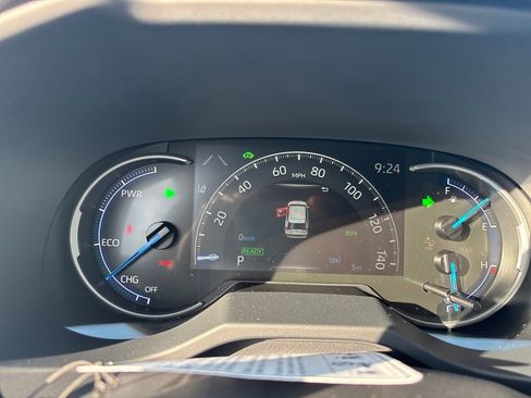 New 2025 Toyota RAV4 LE image 15