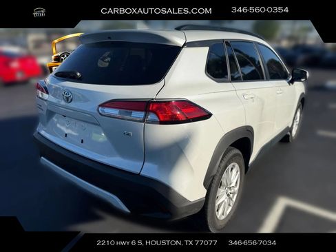 Used 2023 Toyota Corolla Cross LE image 5