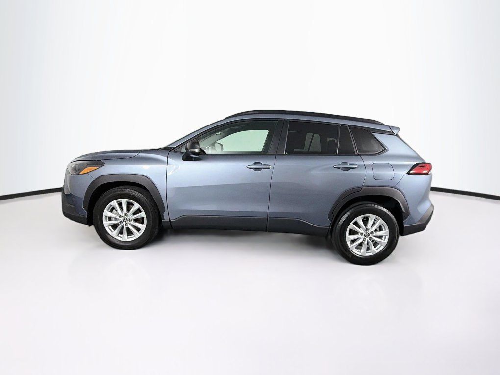 Used 2026 Toyota Corolla Cross LE FWD image 6