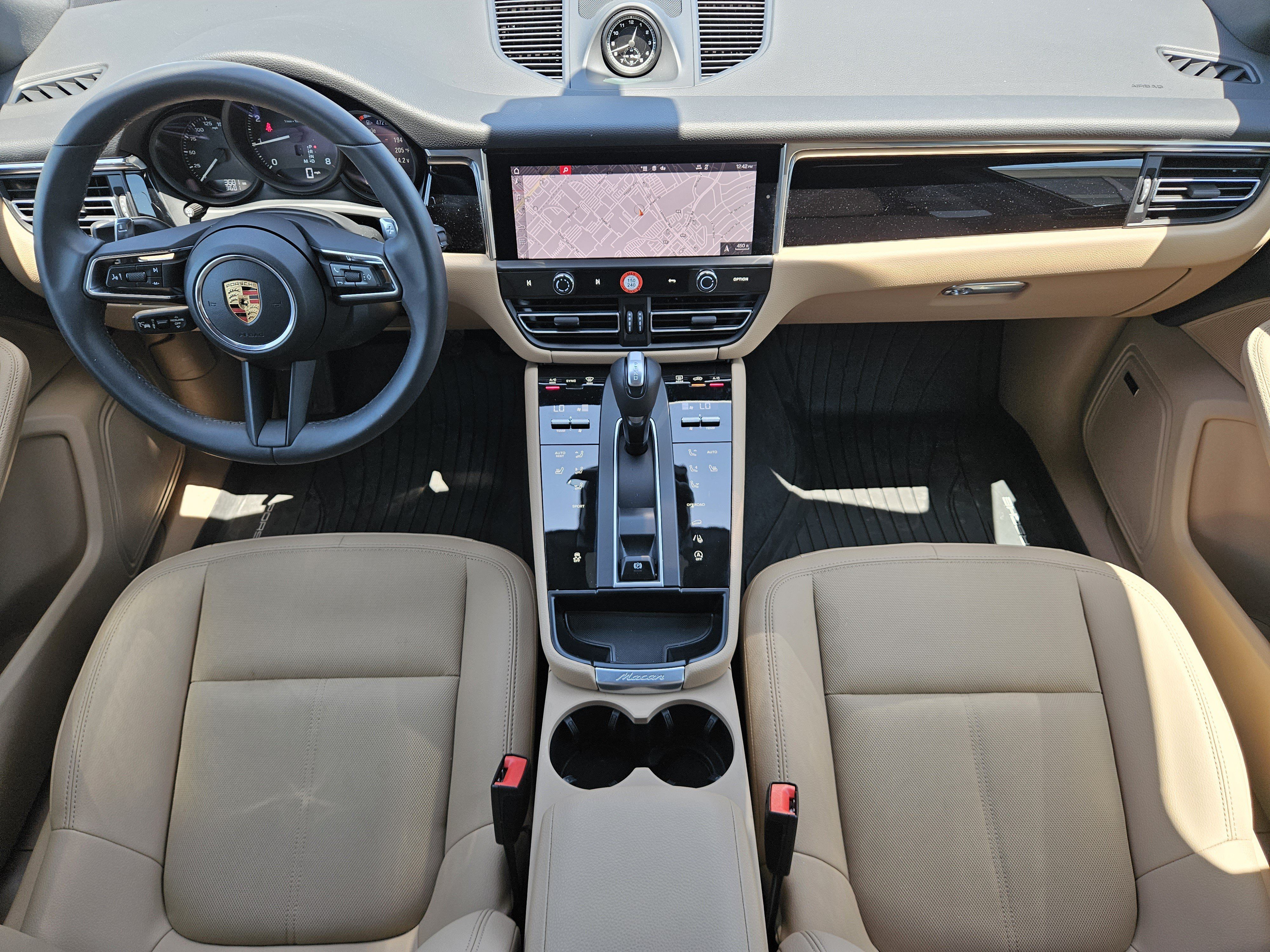 Certified 2026 Porsche Macan AWD/4WD image 25