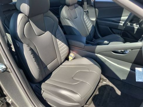 New 2026 Hyundai Elantra SEL Sport FWD image 23