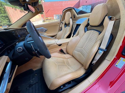 Used 2022 Chevrolet Corvette Stingray Premium Conv w/ Z51 Performance Package RWD image 8