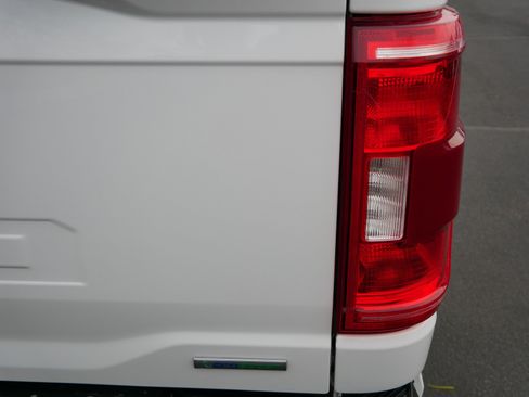 Used 2022 Ford F150 XLT w/ Equipment Group 302A High image 18