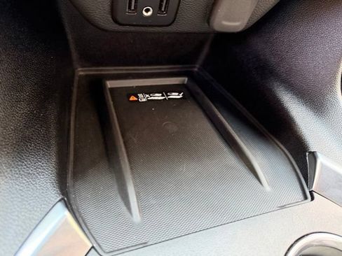 Used 2023 Chevrolet Traverse LT AWD/4WD image 20