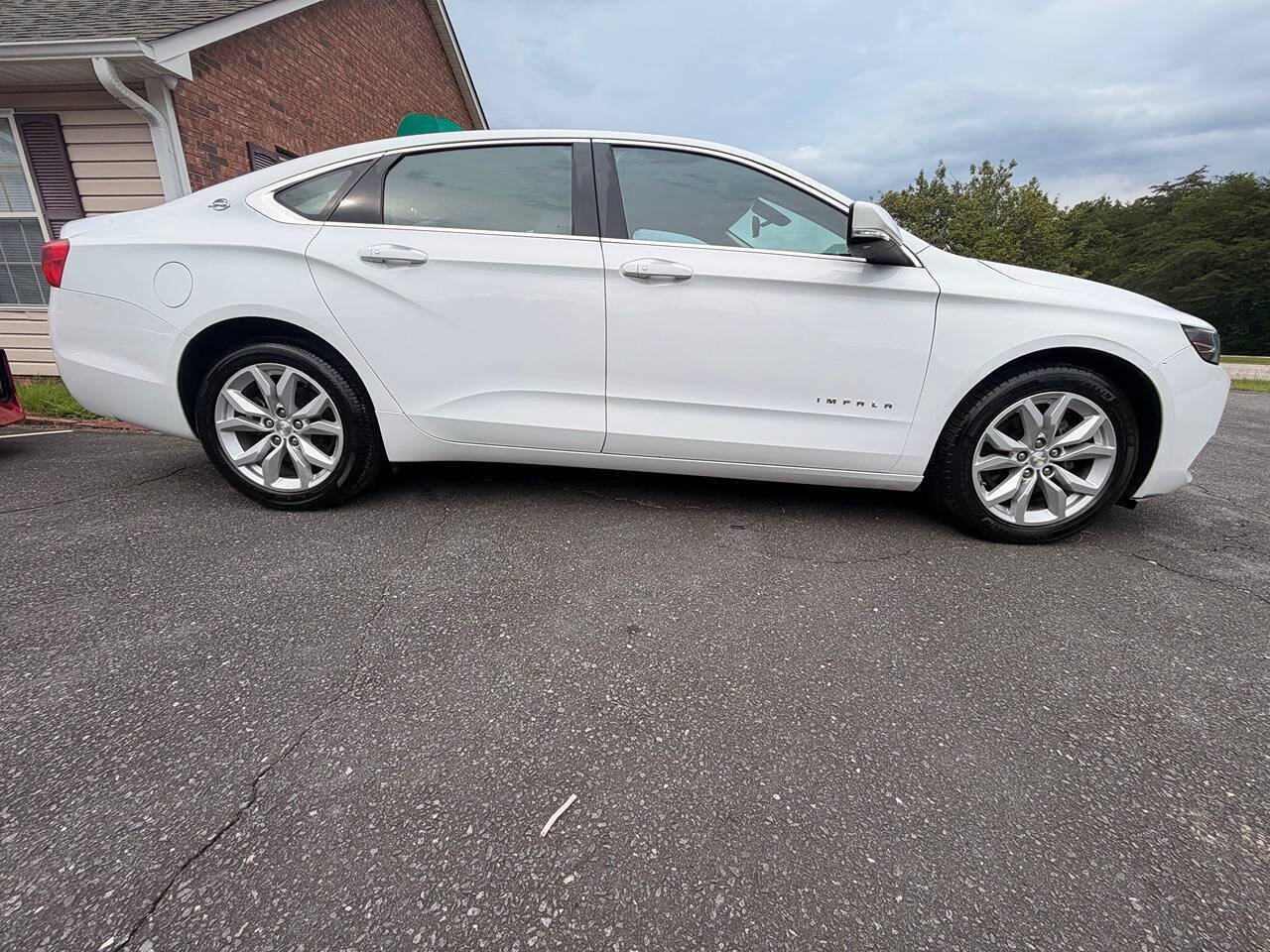 Used 2018 Chevrolet Impala LT FWD image 6