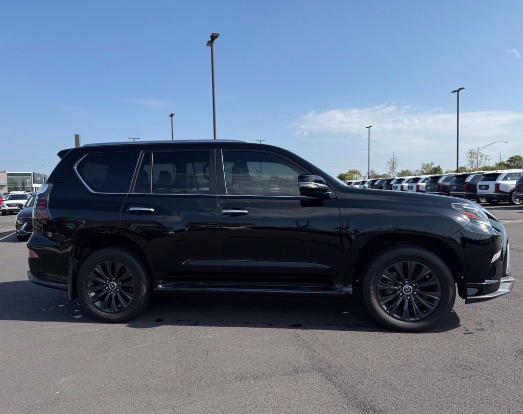 Used 2023 Lexus GX 460 Luxury w/ Sport Design Package AWD/4WD image 4