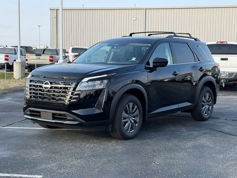 New 2026 Nissan Pathfinder SV image 9