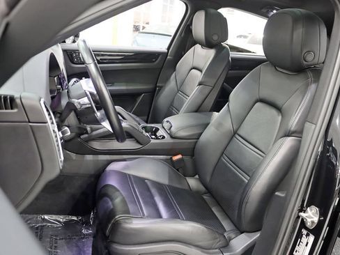 Used 2022 Porsche Cayenne S AWD/4WD image 29
