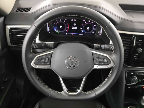 Used 2023 Volkswagen Atlas SE w/ Panoramic Sunroof Package image 10