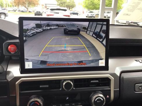 Used 2025 Toyota Tacoma TRD Off-Road image 22