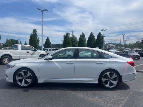 Used 2020 Honda Accord Touring image 10